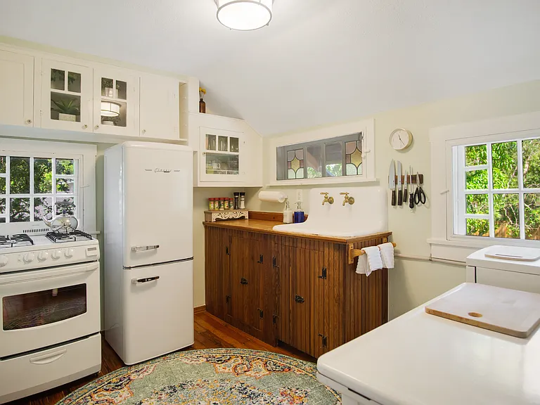 1110 Drew St #1 — Photo 9