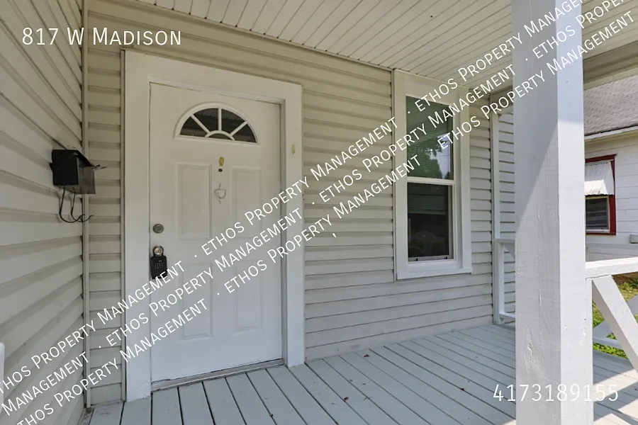 Available now! 2 bed/ 1 bath home near Missouri State! — Photo 2