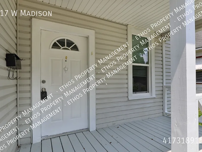 817 W Madison St — Photo 2