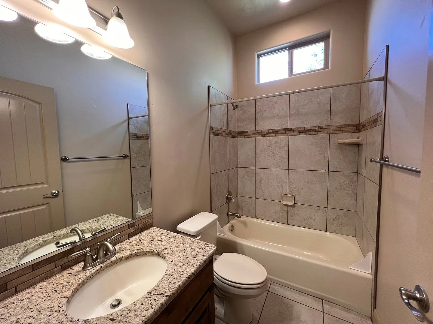 Hurricane Townhome — Photo 3