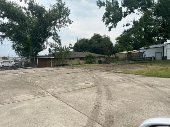 878 Marino Dr, Norco, LA 70079