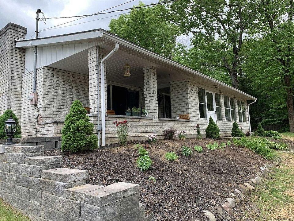 1st image of 134 Eastside Dr