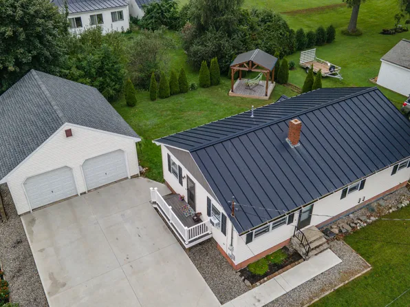 18 Hallowell Street, Winslow, ME 04901