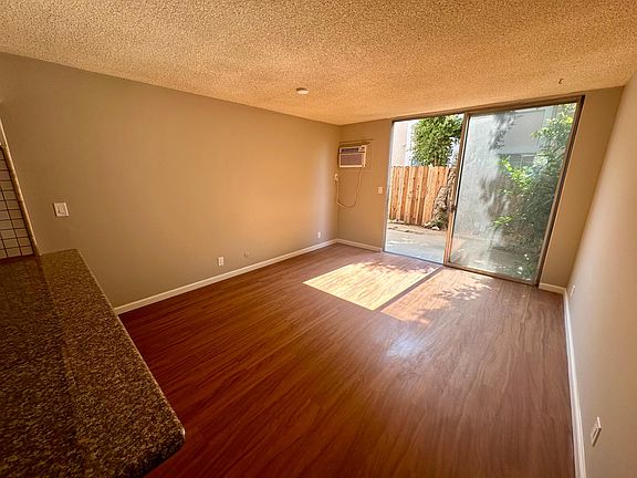2nd image of 976 E Villa St #2