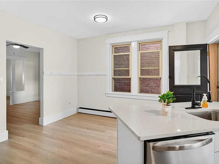 23 W Center St — Photo 16