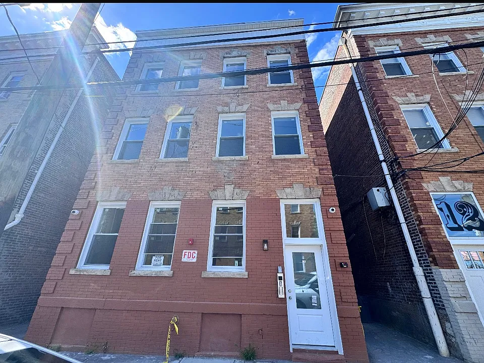 10 School St #102
