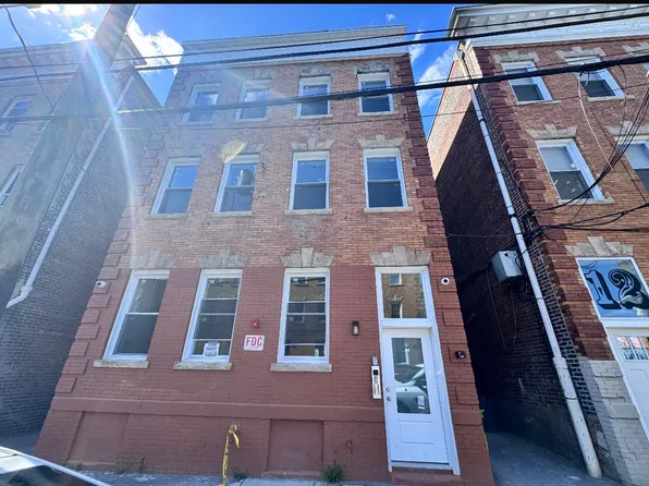 10 School St, Passaic, NJ