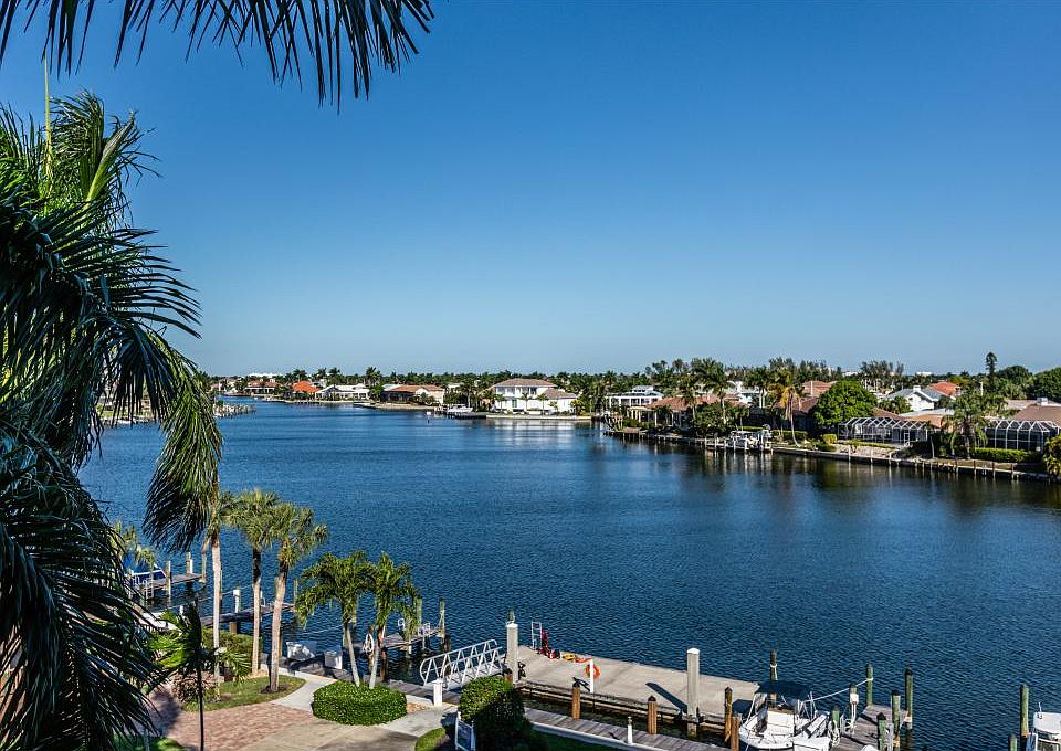 1st image of 693 Seaview Ct