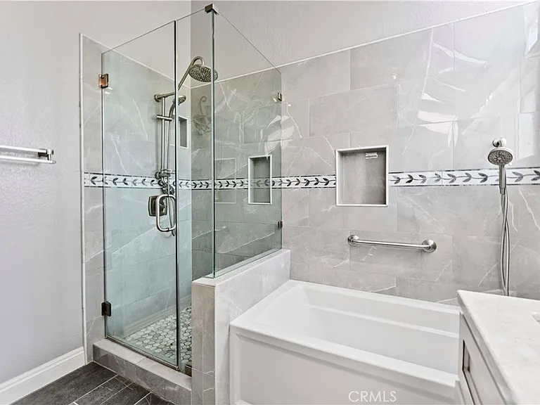 12 Dominguez St — Photo 17