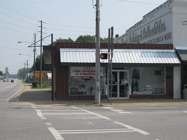 2nd image of 216 W Barnard St