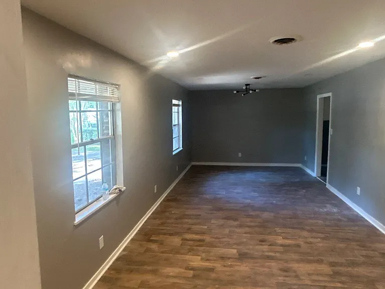 1114 Garden Park Dr — Photo 4
