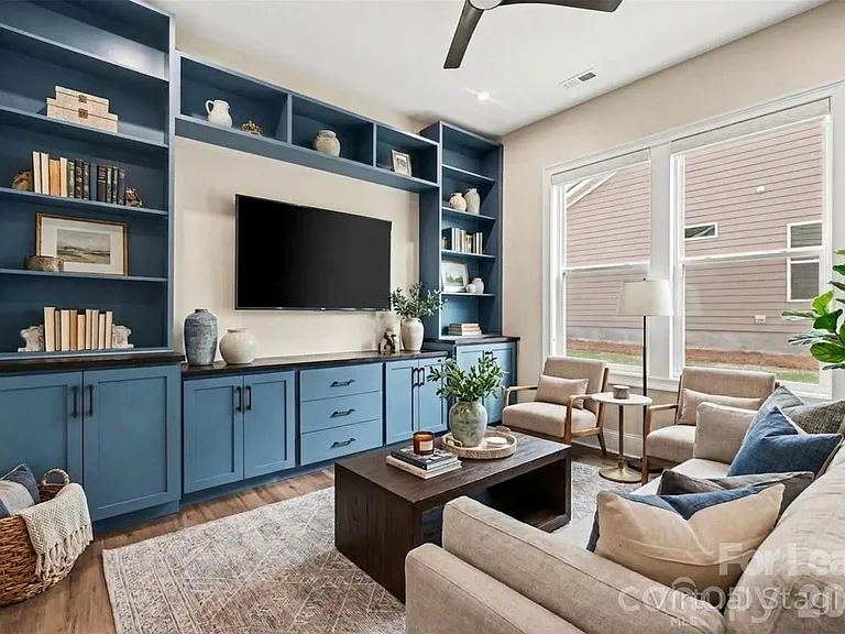 2026 Lake Como Dr — Photo 3