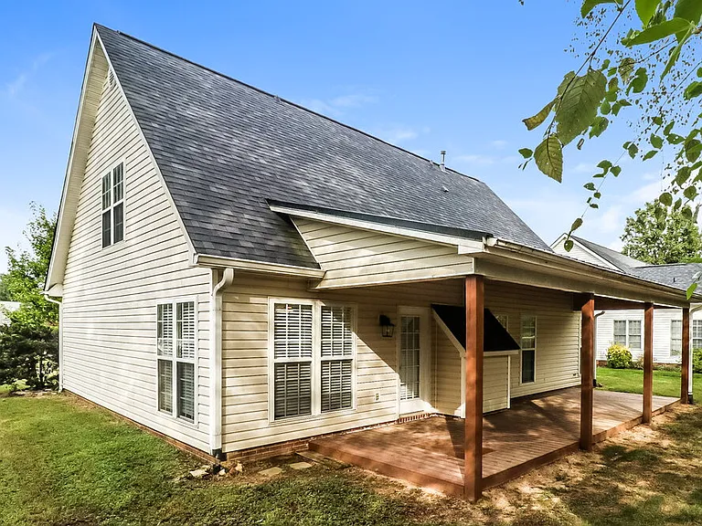 1052 Enderbury Dr — Photo 17