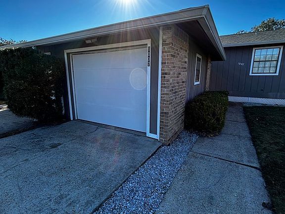 2nd image of 1007 W 11th Ct
