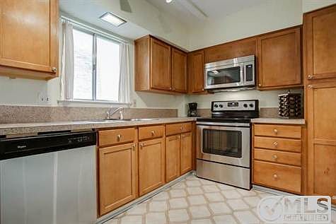 4th image of 2525 Turtle Creek Blvd APT 218