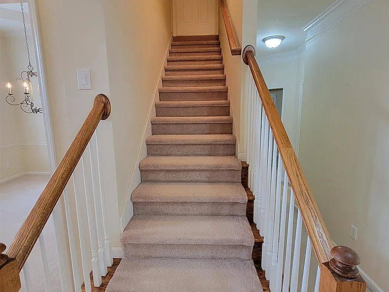 225 Lockmeade Way — Photo 16