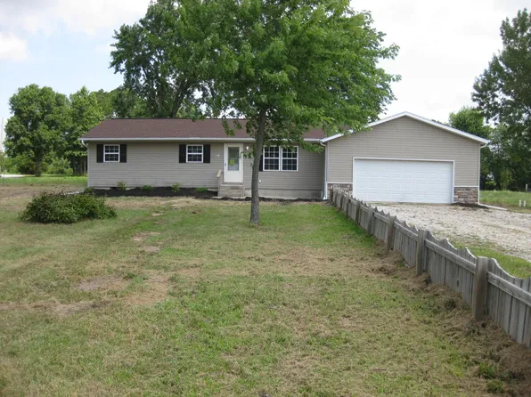 9691 E Ball Rd, Centralia, MO 65240
