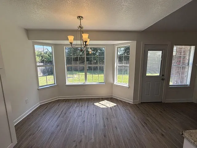 10713 Plummer Cir — Photo 11