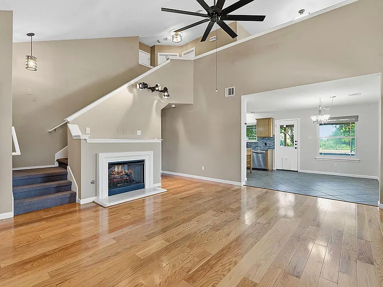 1109 Traci Michelle Dr — Photo 3