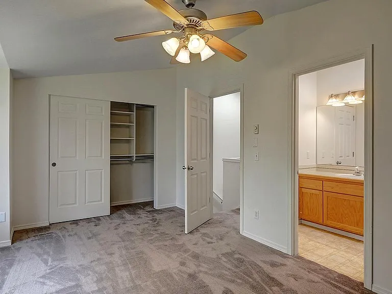 8524 Midvale Ave N #B — Photo 8