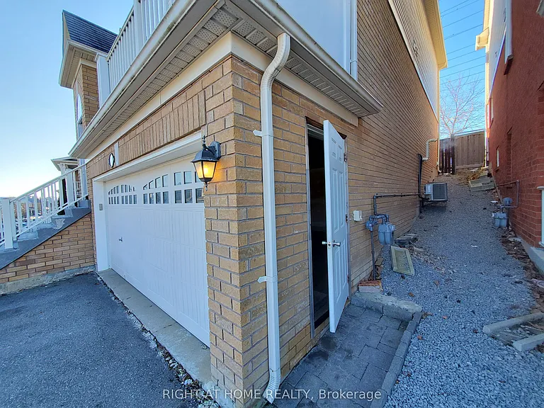 38 Cliff Gunn Rd #BASEMENT — Photo 2