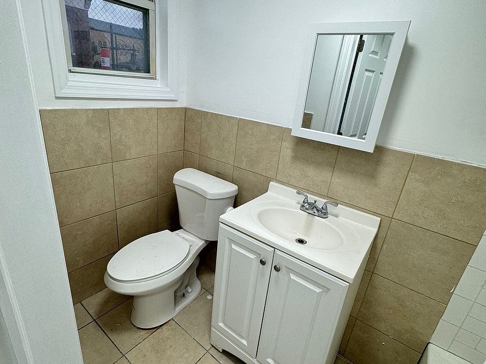 2nd image of 83 Market St APT 6