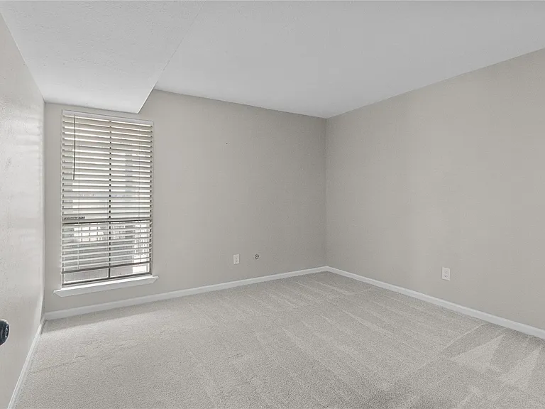 5001 Lamonte Ln #105 — Photo 9