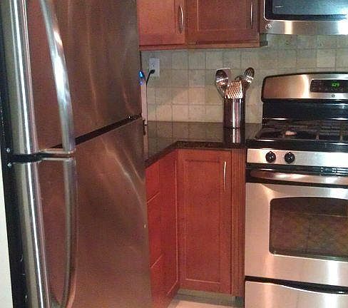 3rd image of 828 Pelhamdale Ave APT 3A
