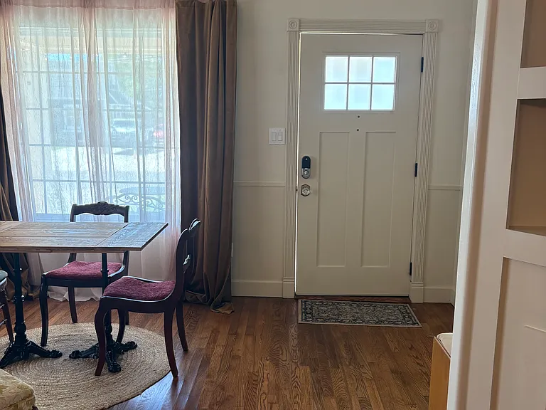 105 E Johnson St — Photo 8