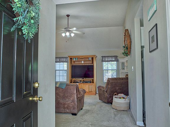 3rd image of 153 Crystal Peak Dr