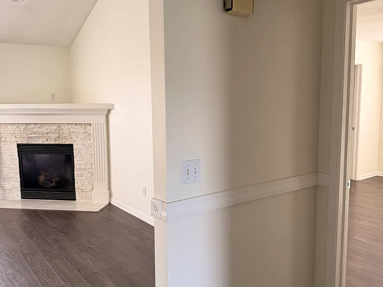 9527 Acacia Psge — Photo 5