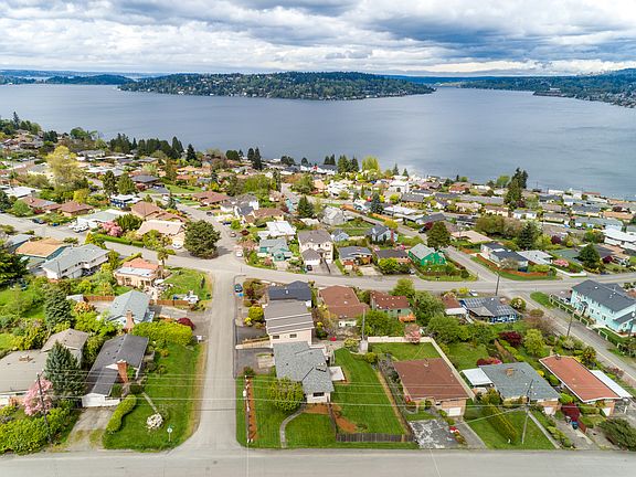 Lakeridge neighborhood