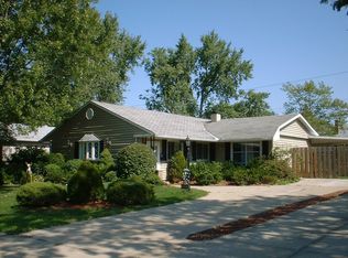 8695 Lynnhaven Rd, Parma Heights, OH 44130