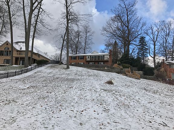3rd image of 13315 Pomona Dr