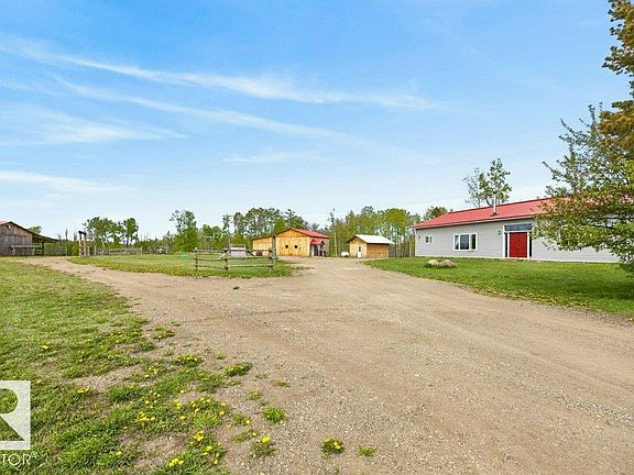 3rd image of 54214 Range Rd #53