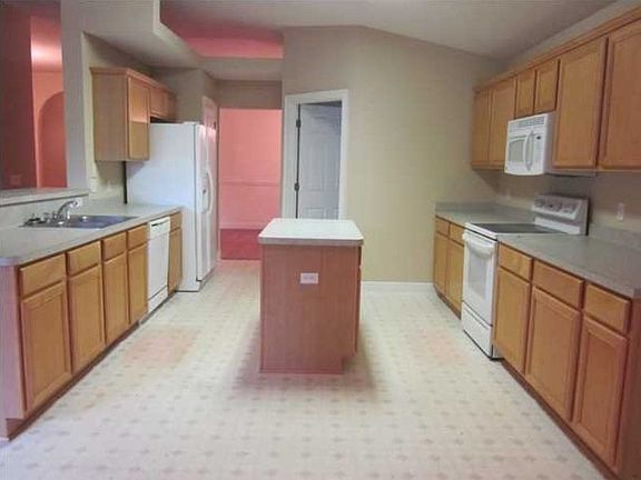 3rd image of 3148 Lost Creek Dr