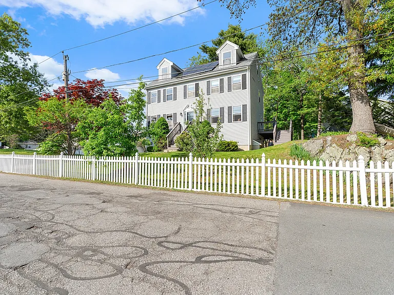 9 Rhodes St — Photo 3