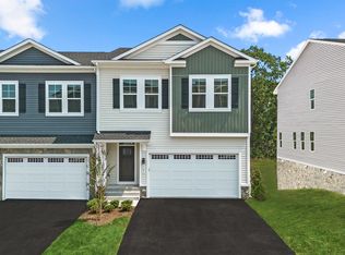 121 Leather Flower Dr, Lake Frederick, VA 22630