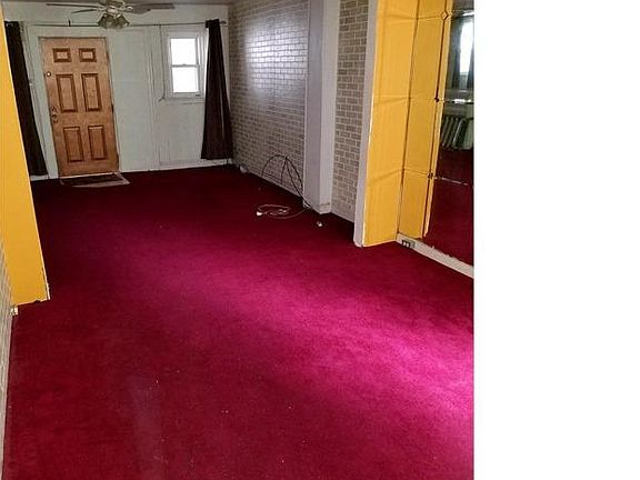 3rd image of 1142 E Woodlawn Ave