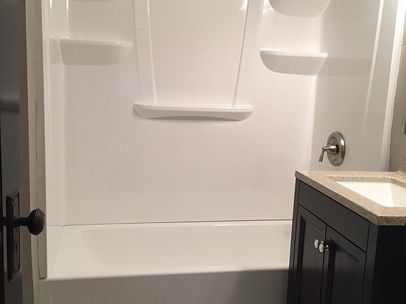2nd image of 2184 Eldred Ave
