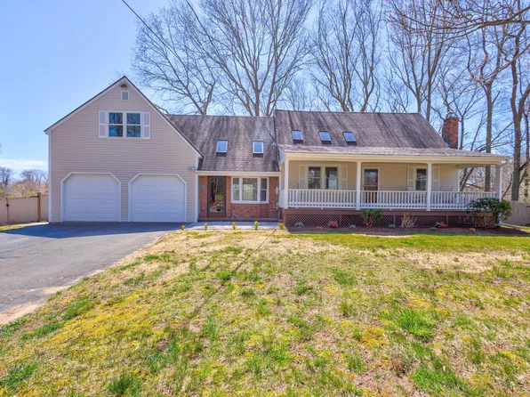 76-2 River Street West, Old Saybrook, CT 06475