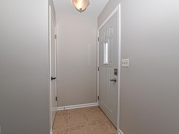 3rd image of 3319 E Woodview Ave
