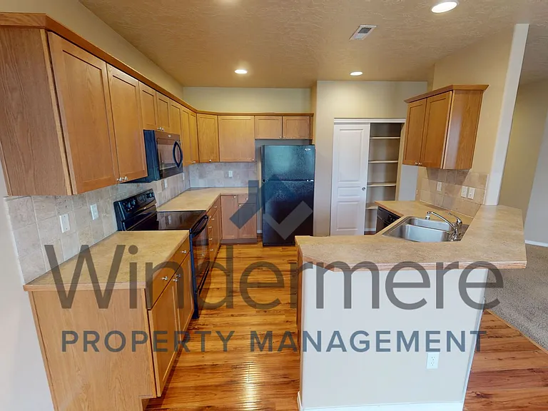 212 SW Doans Ave — Photo 10