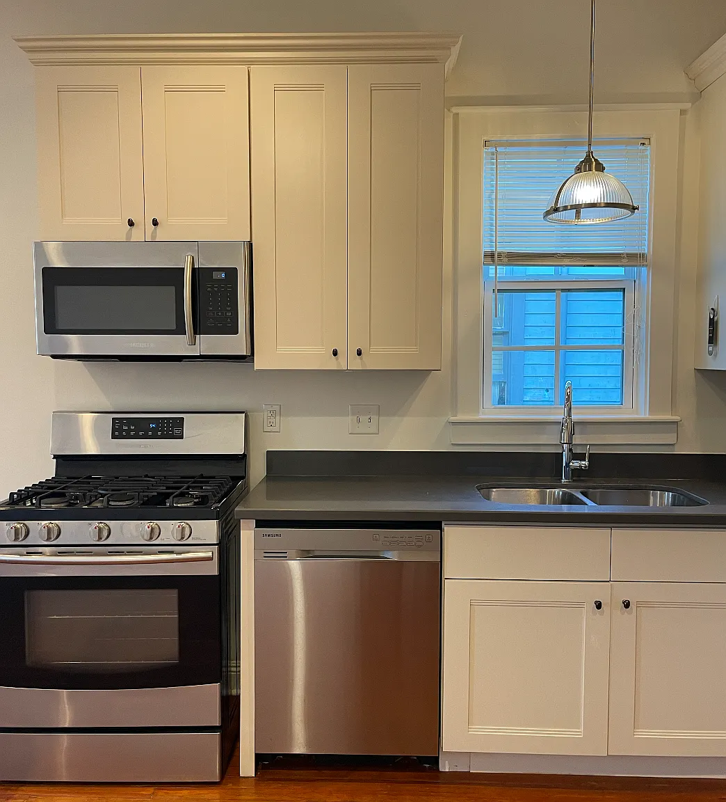 3 bed, 1000 sqft, $1,950 — Photo 4