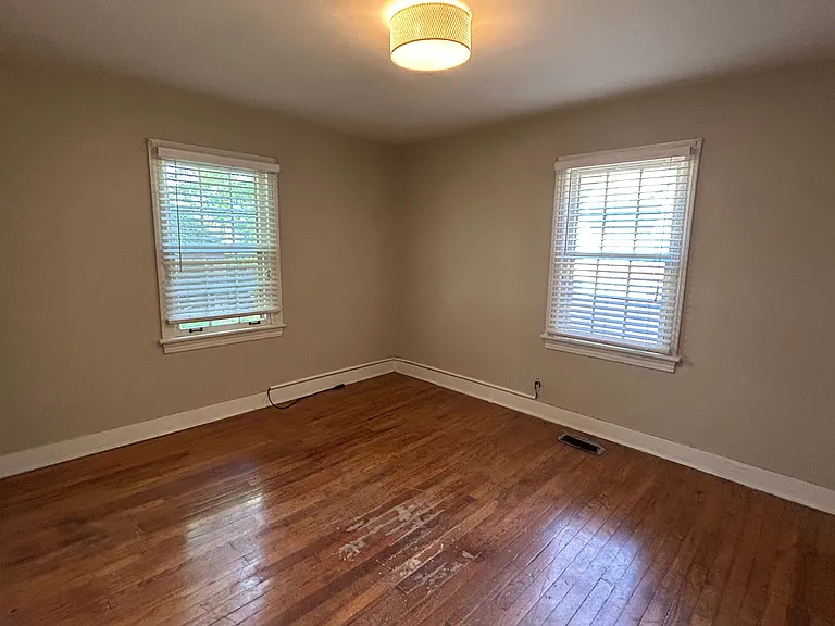 811 Burkett St — Photo 3