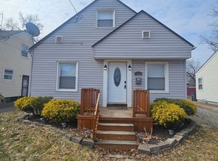 1082 Himelright Blvd, Akron, OH 44320