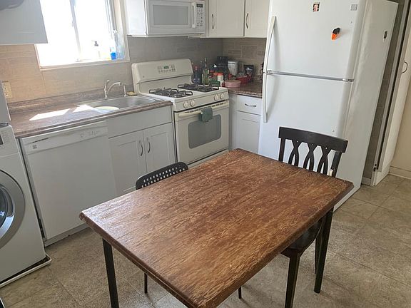 2nd view of kitchen