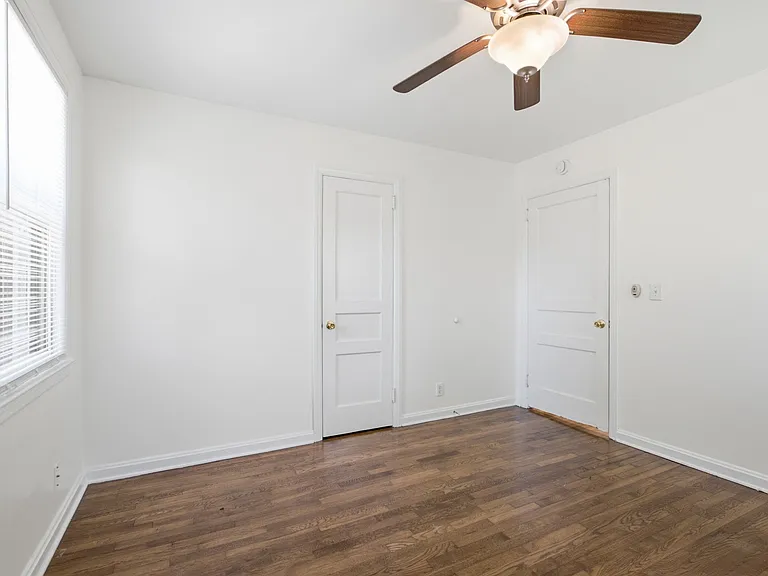 240 Ridgeway Dr — Photo 6