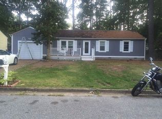 318 Heacox Ln, Newport News, VA 23608