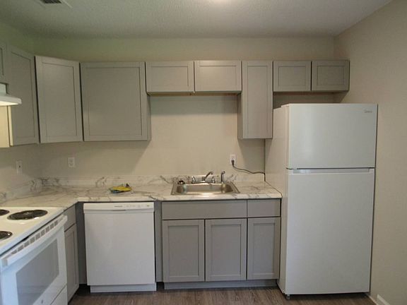 5th image of 9016 Bowman Ave